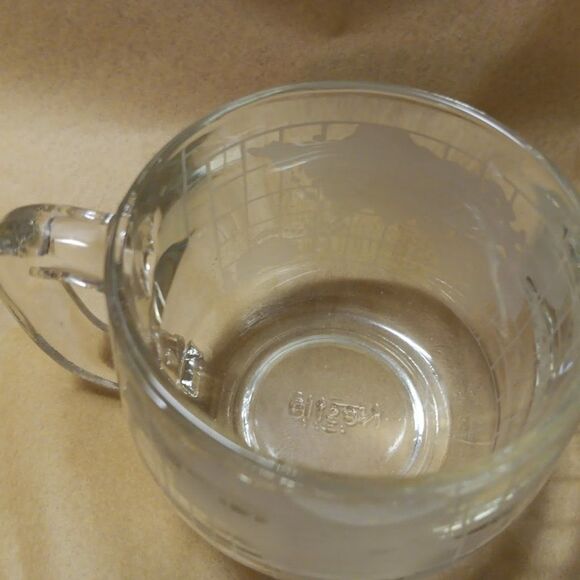 Vintage Nestle Globe Mug - Picture 3 of 5
